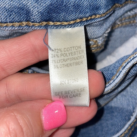 Jean Capris - Picture 7 of 7